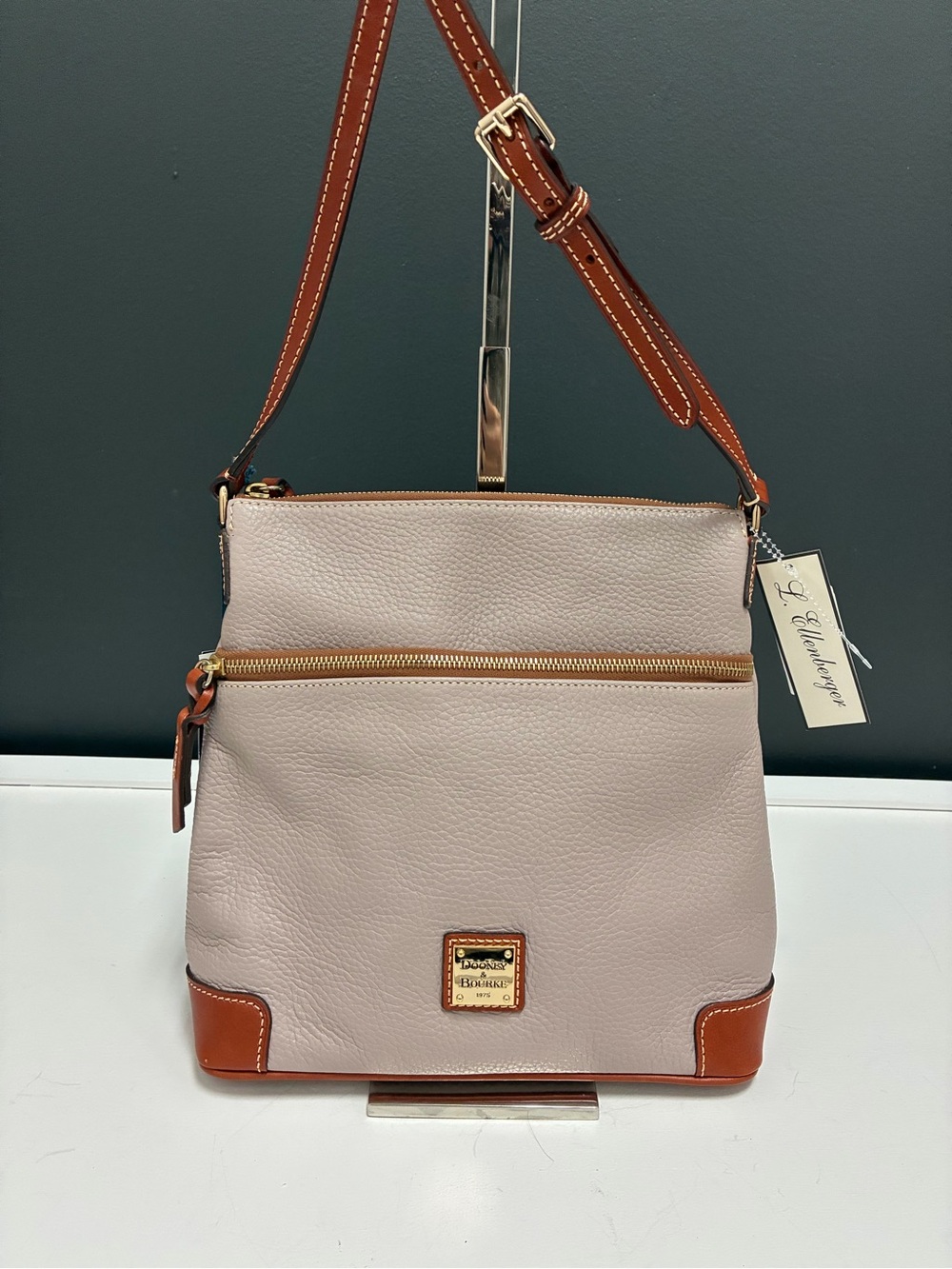 Dooney & Bourke NWT Mauve Pebbled Leather Crossbody Bag
